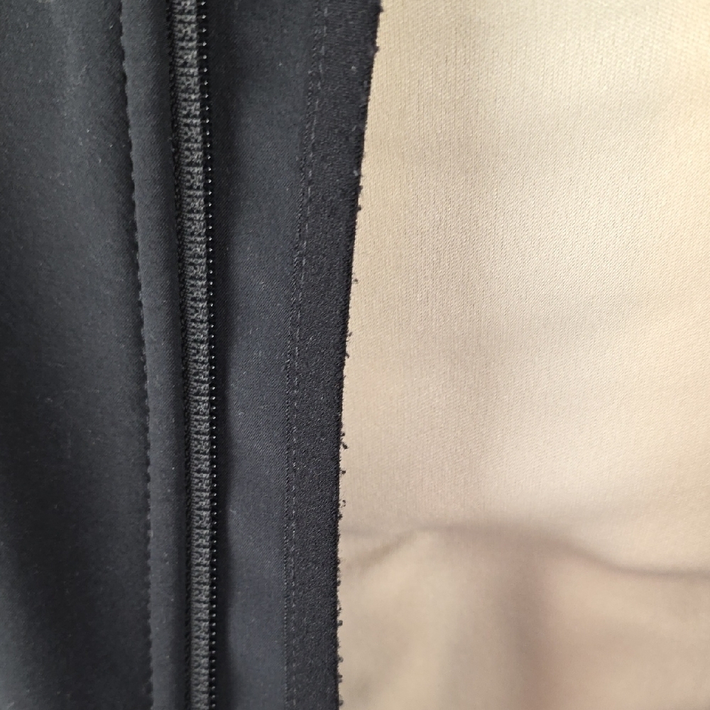 The North Face Black Softshell Jacket – Men’s S/P - Picture 8 of 10